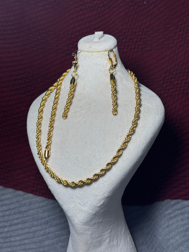 نیم ست استیل (گردنی-دستبند-گوشواره)
